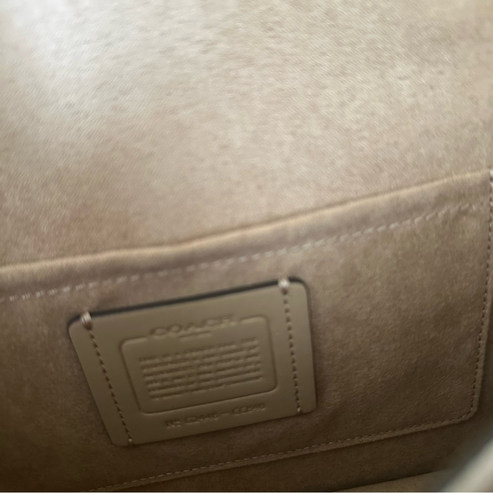 Coach Klare Beige Croc-Embossed Crossbody shoulder Bag - Picture 8 of 15